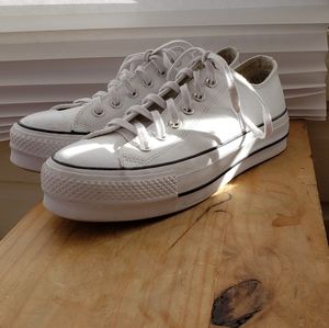 Converse low top leather platform shoes